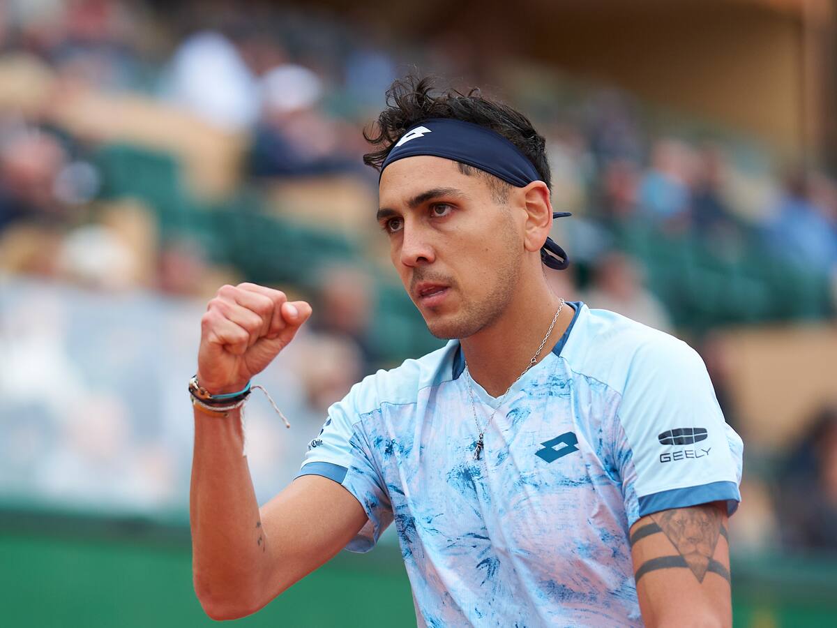 Alejandro Tabilo logra aplastante victoria ante rival asiático y avanza a cuartos en el Challenger de Guangzhou