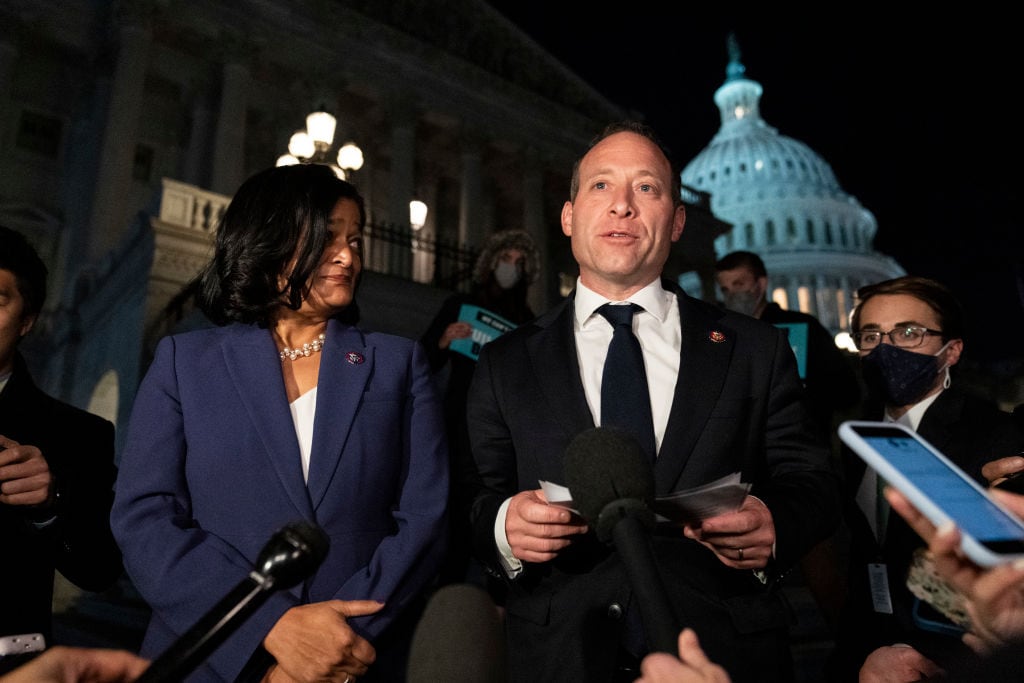 Diputados republicanos anuncian un acuerdo con la Casa Blanca para aprobar el plan de Biden