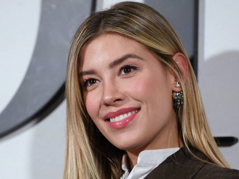 Hija de Luis Miguel arremetió contra Netflix por «sexualizarla explícitamente» en la serie de su padre