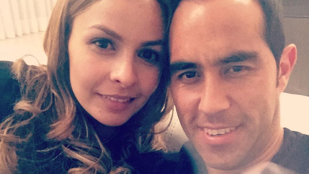Carla Pardo y Claudio Bravo