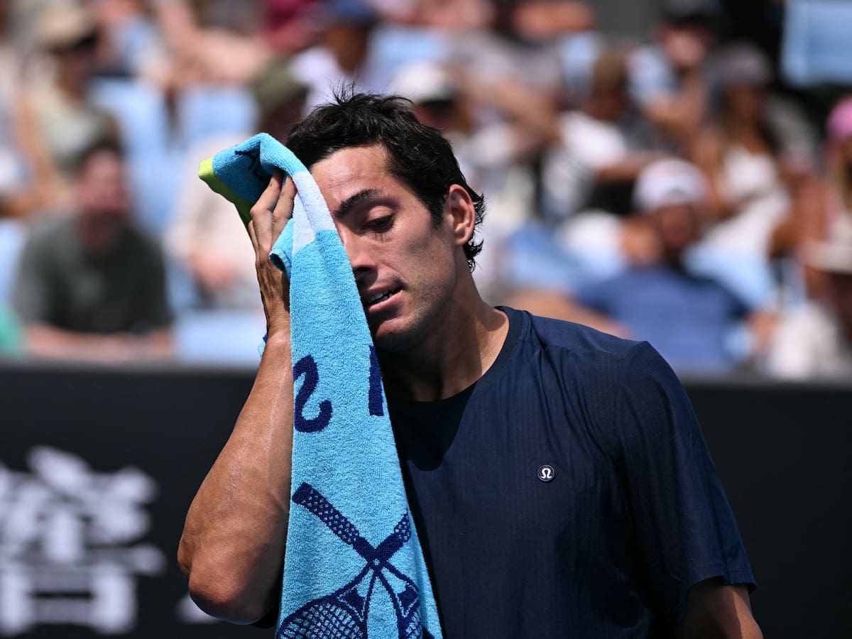 Pese a los problemas estomacales de su rival, Garin cae y deja al Australian Open sin chilenos