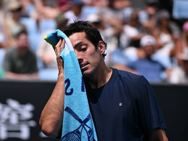 Pese a los problemas estomacales de su rival, Garin cae y deja al Australian Open sin chilenos
