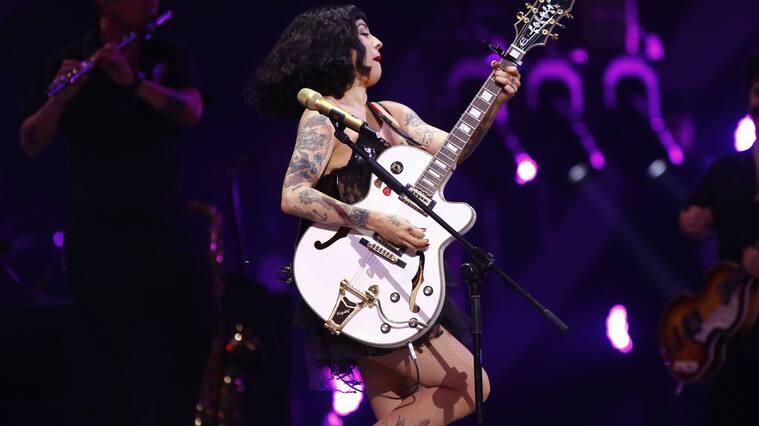 24 DE FEBRERO DE 2020/VIÑA DEL MARLa cantautora chilena Mon Laferte, durante la segunda noche del Festival de Viña del Mar 2020, realizado en la Quinta Vergara.
FOTO: LEONARDO RUBILAR CHANDIA/AGENCIAUNO