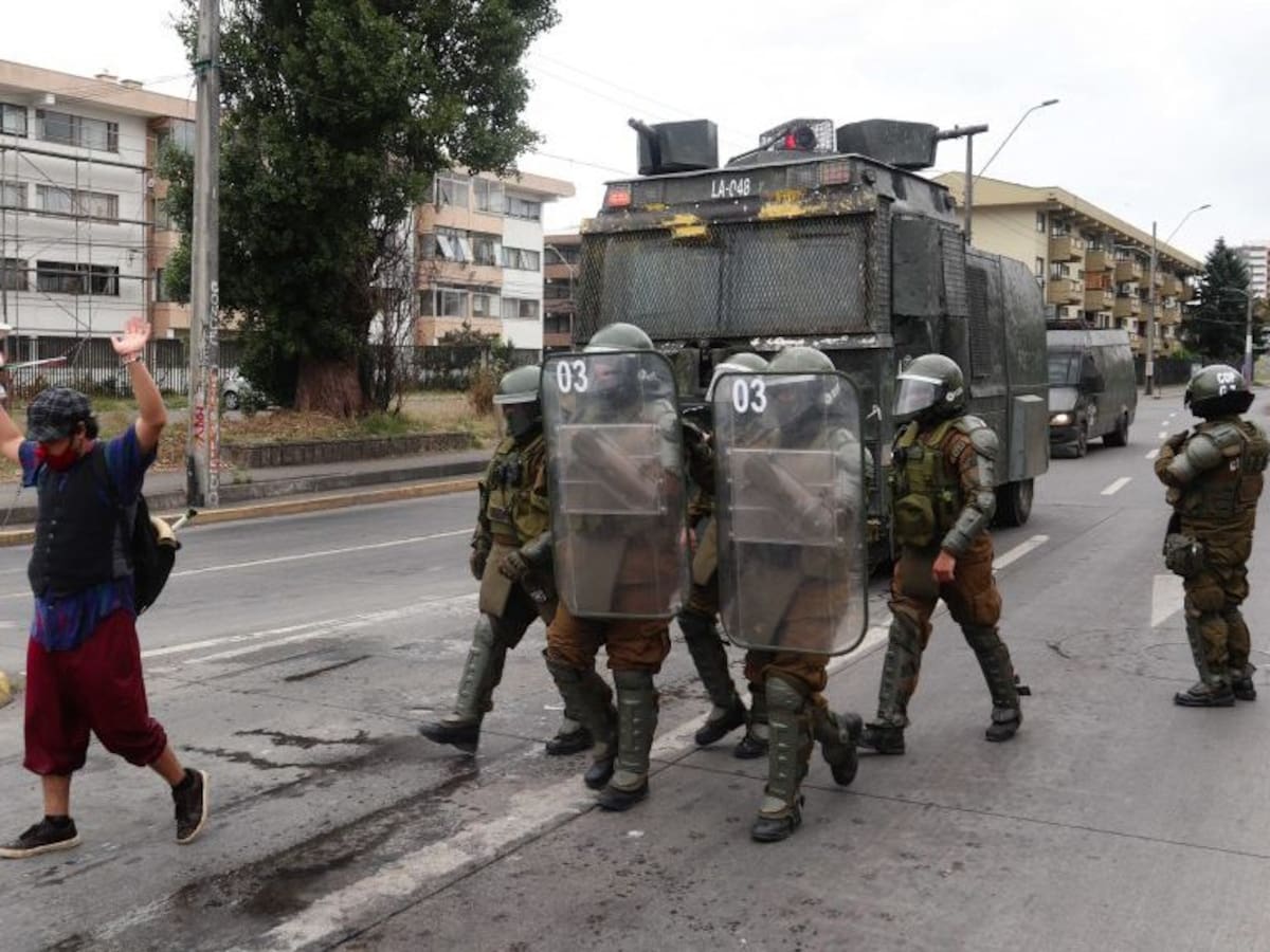 «Empleo oportuno del uso de la fuerza»: En qué consiste el nuevo protocolo de Carabineros para manifestaciones