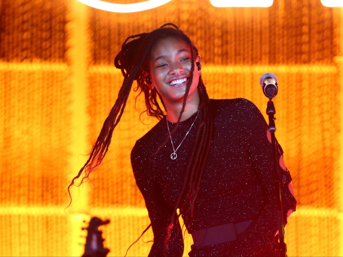 Willow Smith reveló que sufrió de bullying en el colegio por escuchar heavy metal y punk