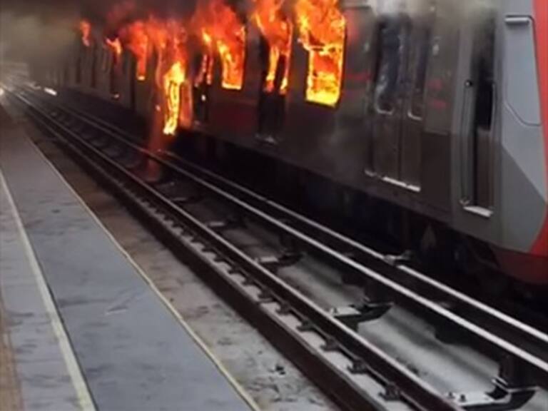 Queman vagón del Metro en Elisa Correa