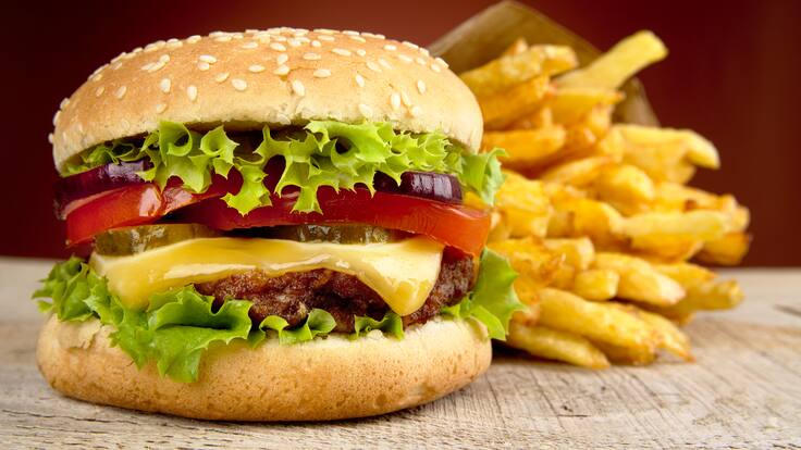 Otra cadena de comida rápida estaría al borde de la quiebra en Chile: tiene deudas millonarias