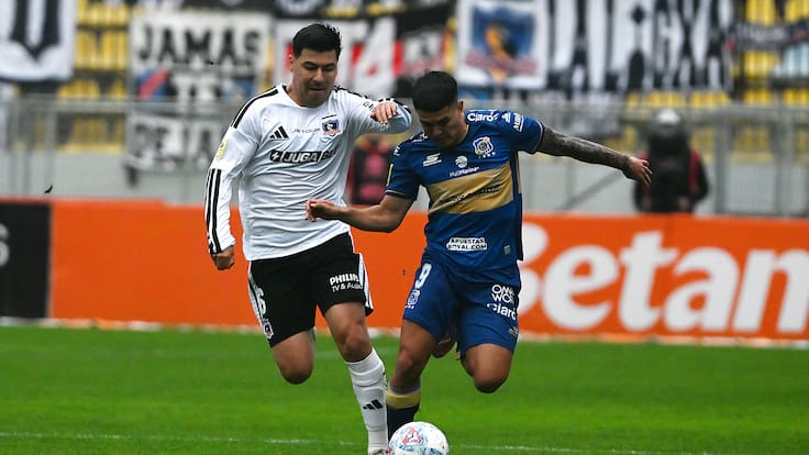 El “musical” análisis de Tomás Alarcón para la sufrida victoria de Colo Colo: “La cancha estaba resbalosa, costaba dar los pases”