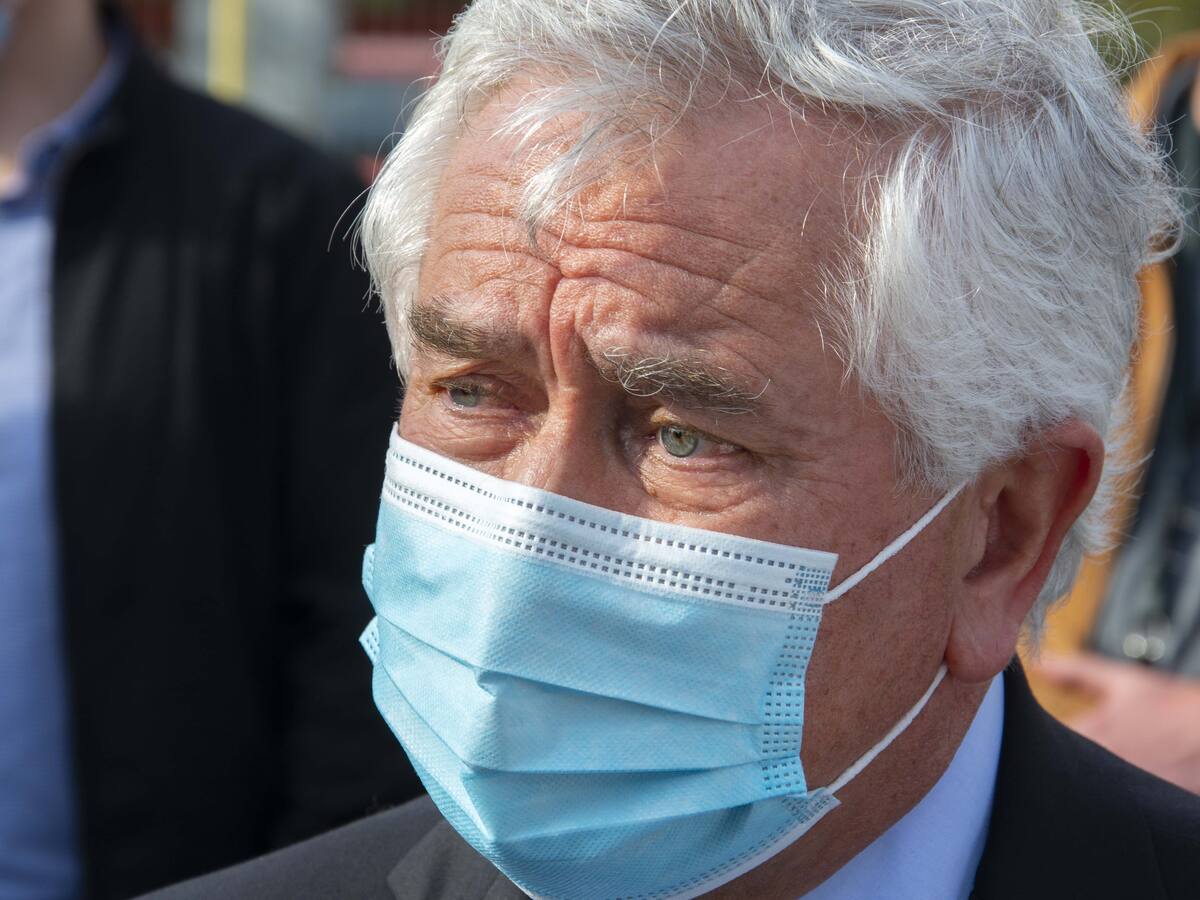 Ministro Paris rechazó “la gripalización» del covid-19: «Es un resfrío que mata»