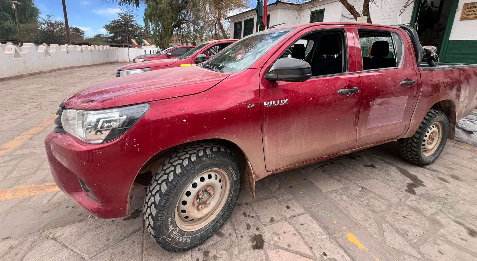 Militares y carabineros disparan contra camionetas que intentaron salir de Chile por la frontera