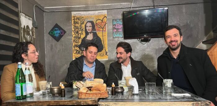Desayuno entre Gonzalo Winter, Matías Toledo y Tomás Vodanovic