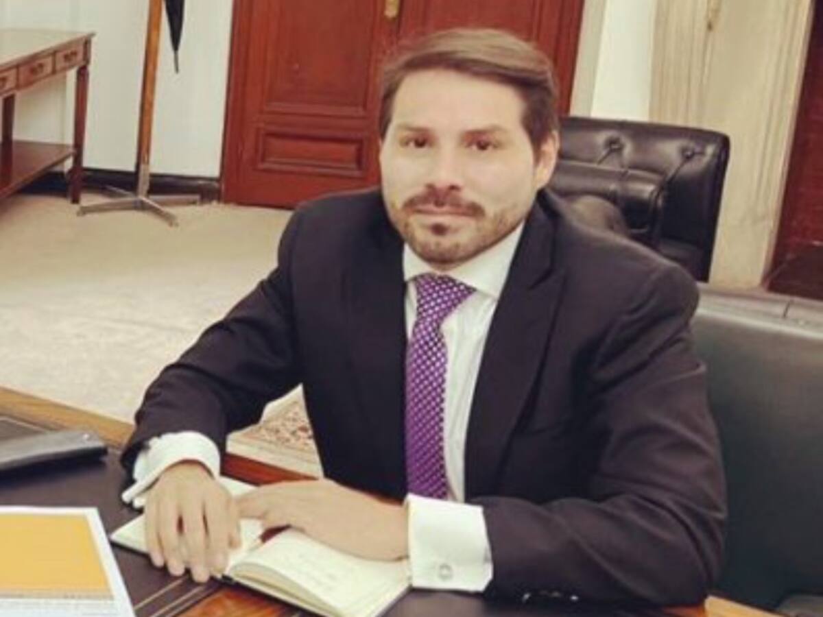Pancho Malo presenta querella contra expresidente Sebastián Piñera