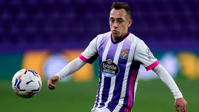 VALLADOLID, SPAIN - DECEMBER 22: Fabian Orellana of Real Valladolid CF looks on during the La Liga Santander match between Real Valladolid CF and FC Barcelona at Estadio Municipal Jose Zorrilla on December 22, 2020 in Valladolid, Spain. (Photo by Diego Souto/Quality Sport Images/Getty Images)