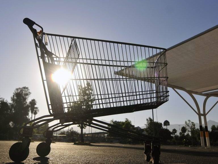 10 de enero de 2016 / SANTIAGO Organizaciones sociales hacen un llamado a no asistir a los supermercados que son parte de la Colusión, en una forma de manifestación contra el abuso.
FOTOO: SEBASTIAN BELTRAN GAETE / AGENCIAUNO