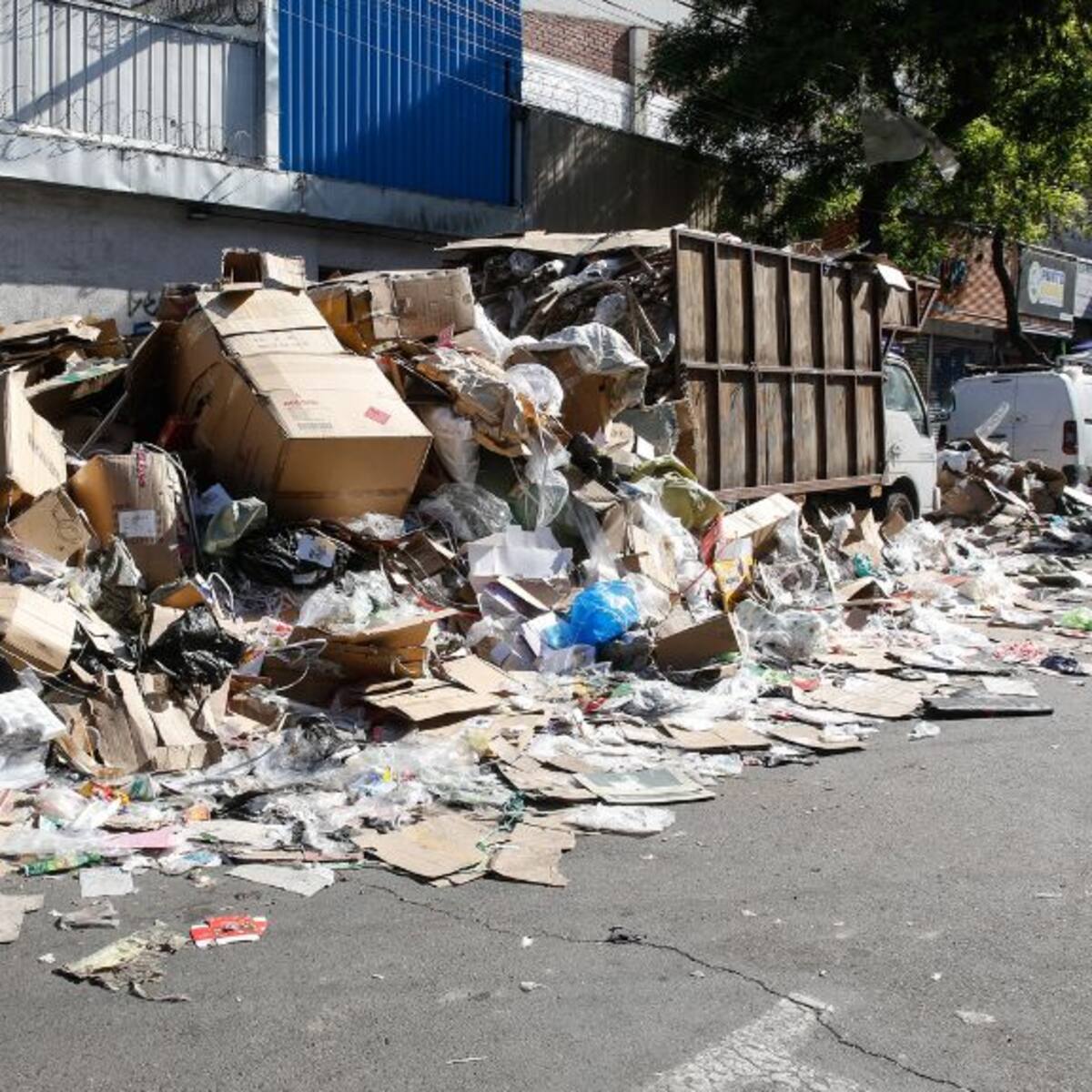 Basura en Santiago: por qué sigue habiendo grandes cantidades de desechos pese al fin del paro de los recolectores