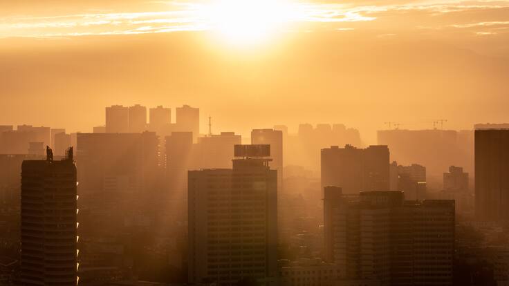 Temperaturas superarían los 36ºC: declaran alerta por ola de calor en tres regiones de Chile