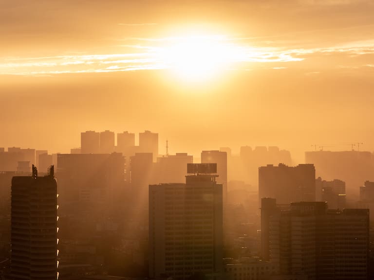 Temperaturas superarían los 36ºC: declaran alerta por ola de calor en tres regiones de Chile