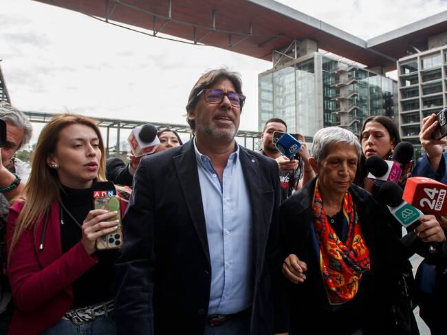 19 de abril 2024 / SANTIAGO
El alcalde de Recoleta, Daniel Jadue, asiste al Centro de Justicia para reclamar por la prohibición de salida del país que tuvo recientemente al intentar viajar hacia Venezuela.
FRANCISCO PAREDES / AGENCIA UNO