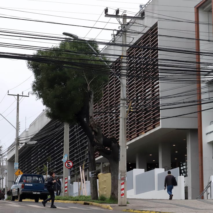 Crisis en Hospital de San Antonio: 22 médicos renuncian en apoyo a directora removida por constratación de exministra Vega