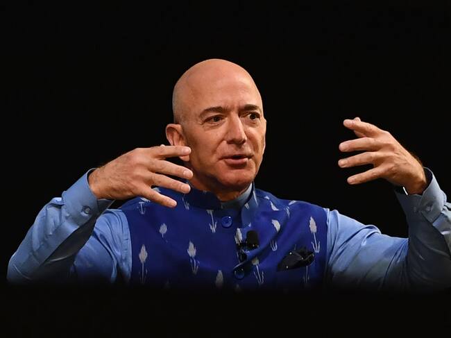 Jeff Bezos en una visita a Nueva Delhi
