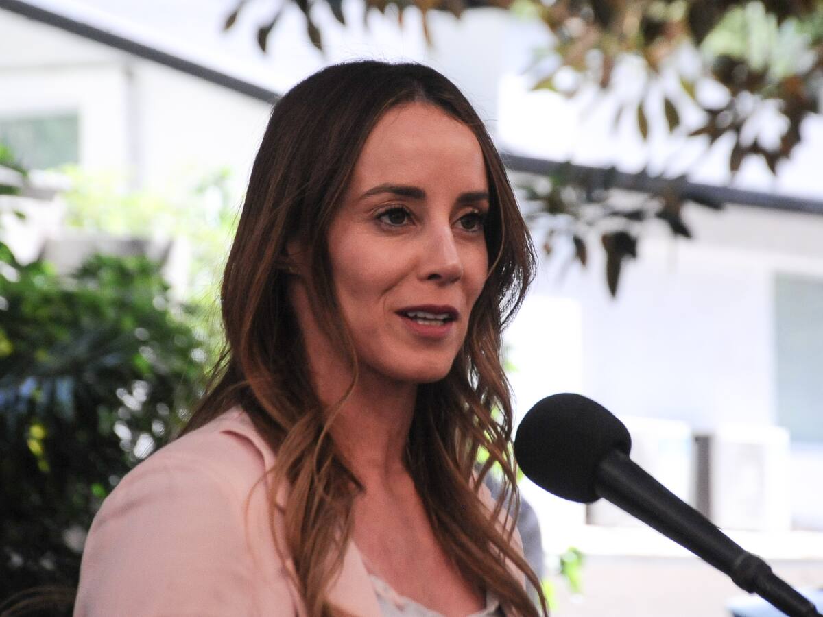 Quién es Mara Sedini, la figura que pasó del escenario artístico a la primera línea política de Kast