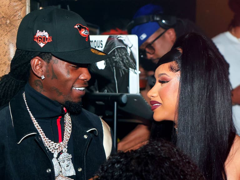Cardi B sorprendió a sus fans al mostrar los 3.200 pares de zapatillas que tiene su esposo