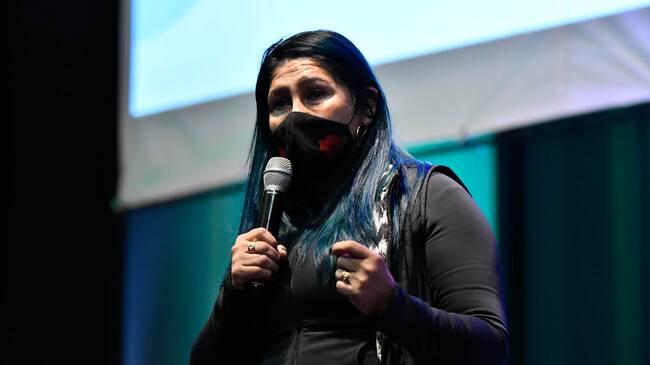 17 DE MAYO 2022/ANTOFAGASTA La Constituyente Giovanna Grandon dirige unas palabras al publico Presente en el teatro Municipal de la ciudad
FOTO CAMILO ALFARO / AGENCIA UNO