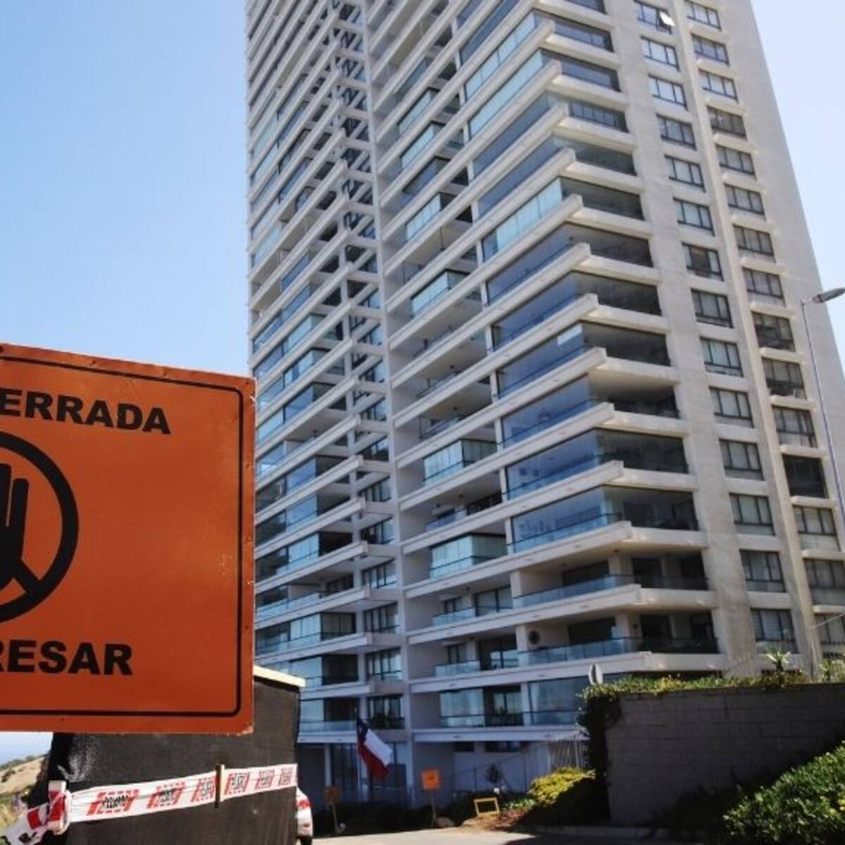 Desconocidos roban en al menos siete departamentos desalojados por socavón en Viña del Mar