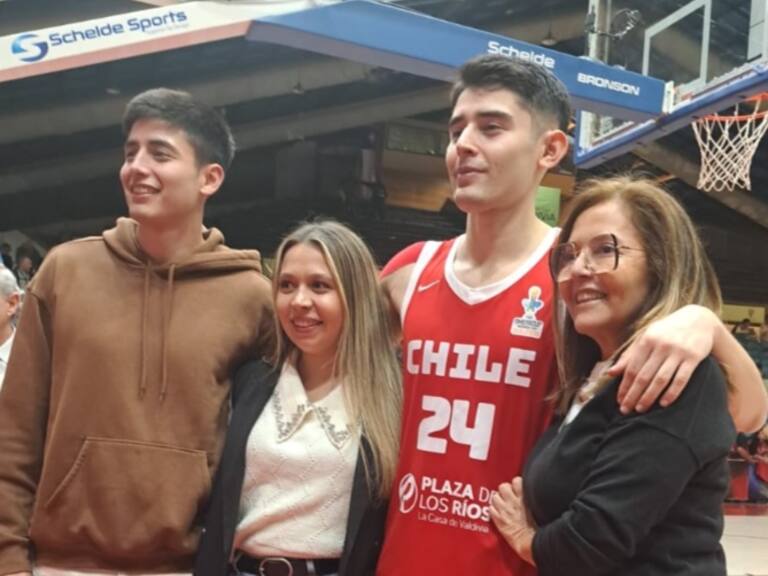 “Nacho” Varela tras el gigante triunfo de Chile sobre Venezuela en básquetbol: “Este grupo tiene la mentalidad de querer ganarles a todos”