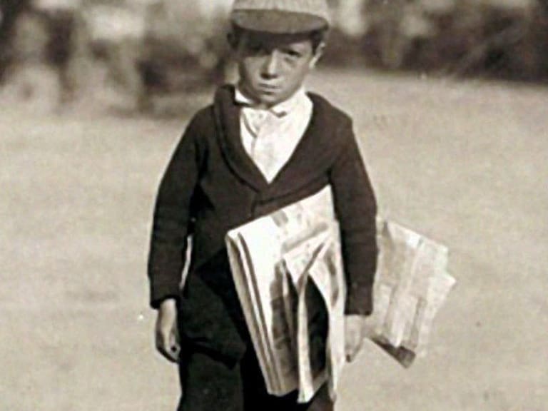 Canillitas, hojalateros y fabricantes de escobas y zapatos: «Ciudadano a pata» y los oficios que ya no existen o están en riesgo de desaparecer