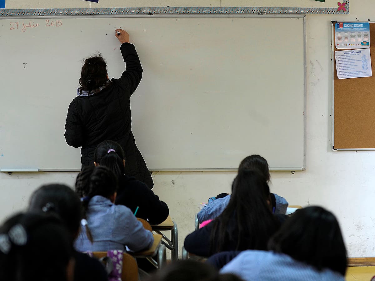 Profesora de colegio en Temuco golpea a estudiante TEA tras ser agredida: padres del menor la denunciaron