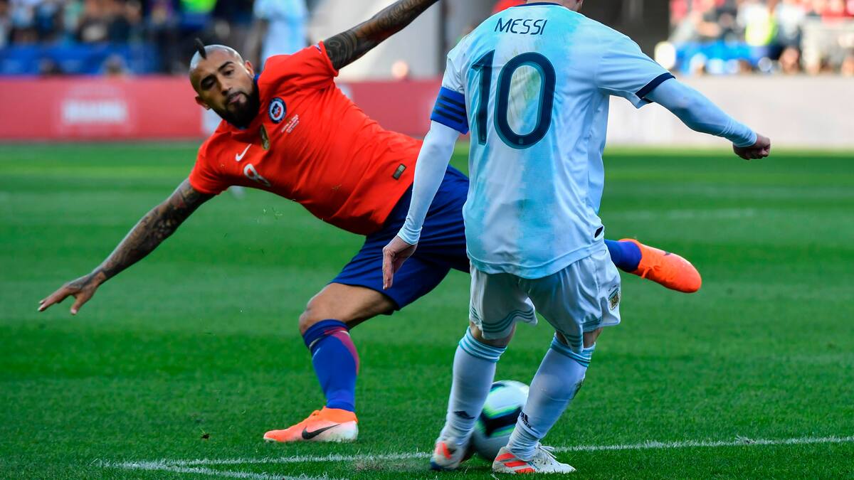 Arturo Vidal armó su ranking con leyendas del fútbol que usaron la “10”: el top 3 provocará debate