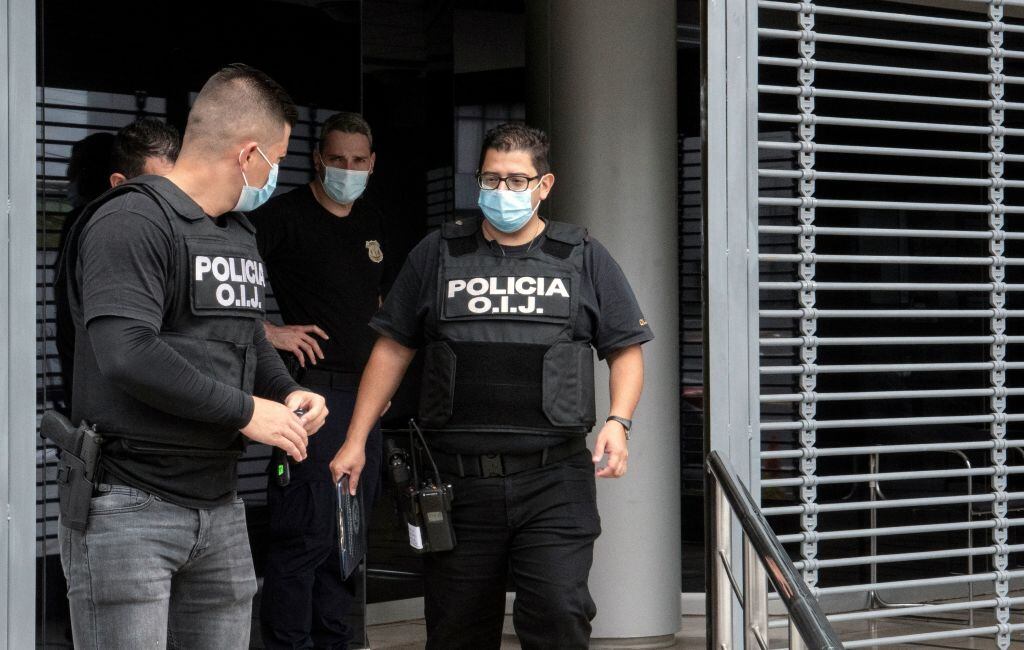 Policías allanan dependencias gubernamentales en San José