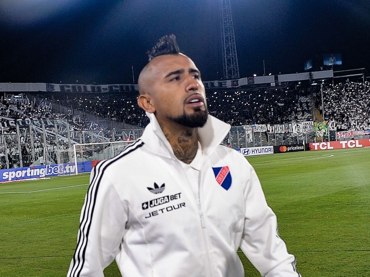 Conocido actor critica duramente a Arturo Vidal tras su rendimiento en Brasil: el futbolista le respondió en redes