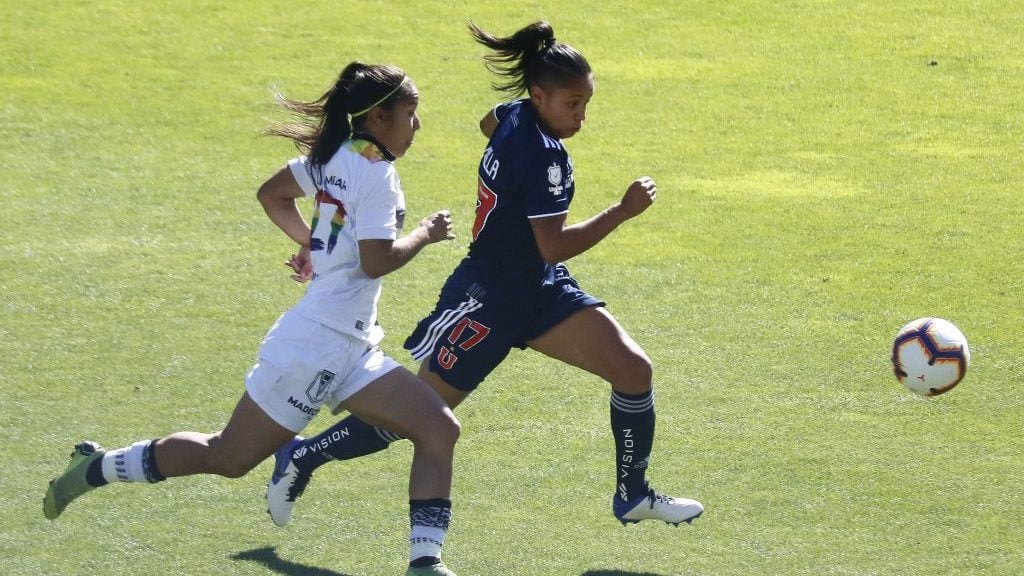 20 DE DICIEMBRE DE 2020/VIÑA DEL MARPaola Villamizar (i) y Fernanda Pinilla (c), durante el partido valido por el Campeonato Femenino de Primera 2020, entre Santiago Morning y Universidad de Chile, disputado en el Estadio Sausalito.
FOTO: LEONARDO RUBILAR CHANDIA/AGENCIAUNO