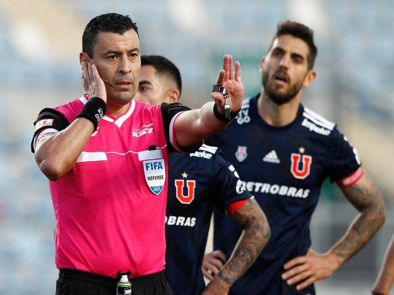 Javier Castrilli respaldó arbitraje de Roberto Tobar en el Superclásico: «Es el mejor de Sudamérica»