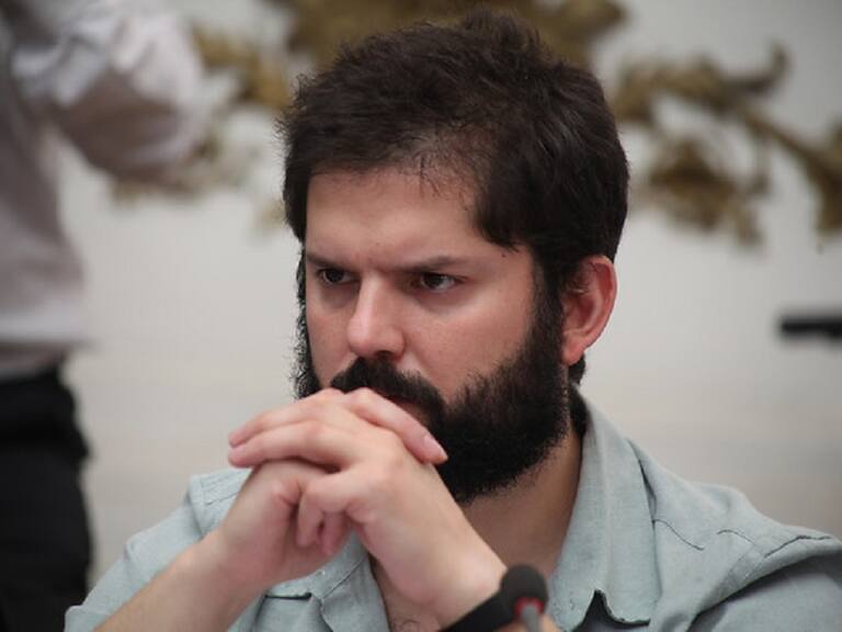 El duro mensaje que Gabriel Boric le dedicó al Gobierno y a Joaquín Lavín