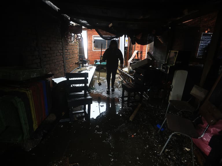 ¿Qué pasa cuando la emergencia sigue en tu casa? Un abogado entrega recomendación clave a los trabajadores