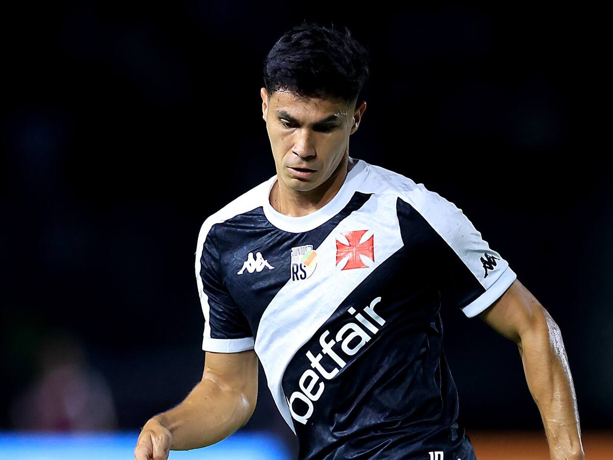 Pablo Galdames recibe feroz respaldo de su DT tras ser criticado por hinchas de Vasco da Gama
