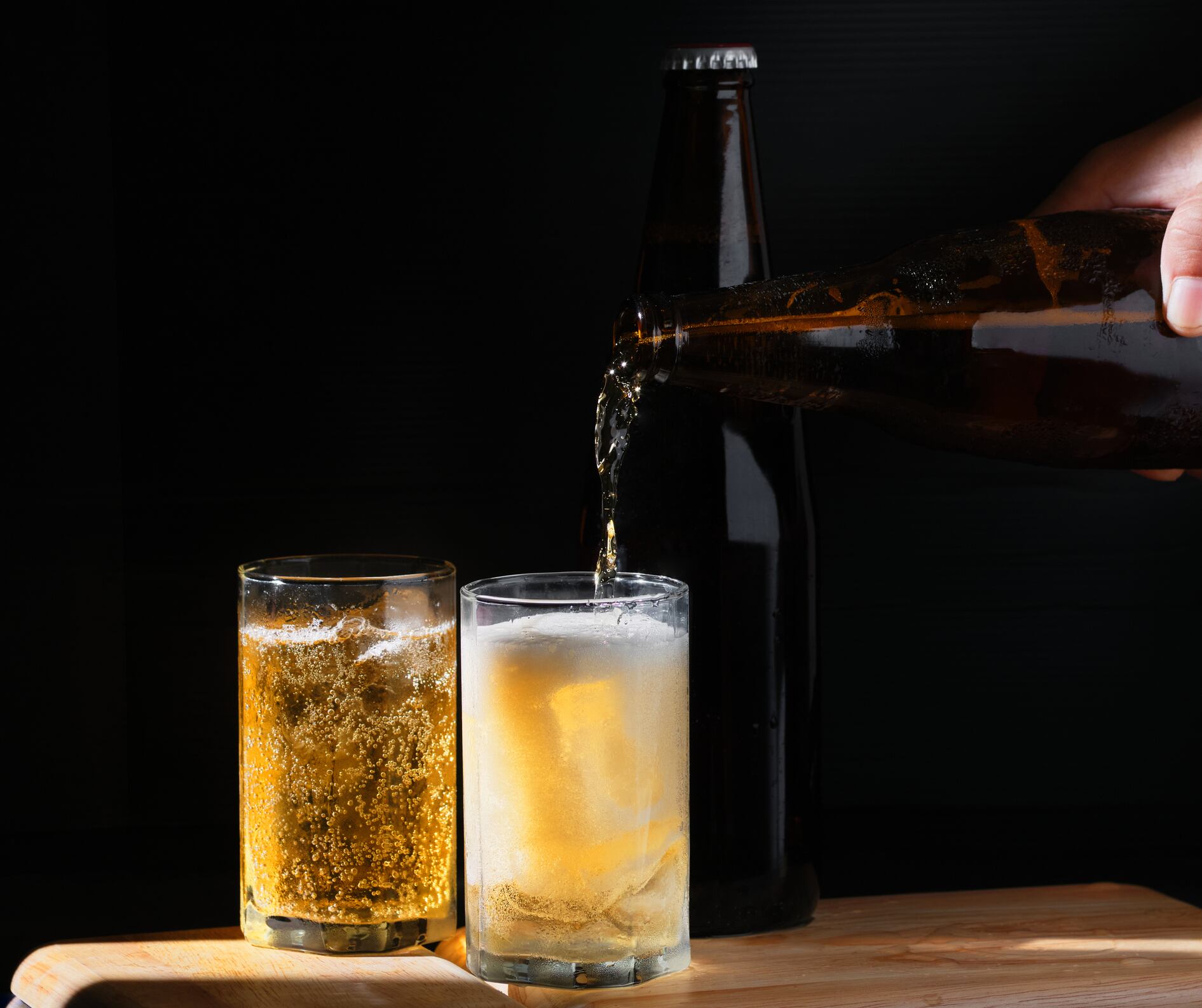 Este es el truco casero con el que puedes enfriar la cerveza muy rápido