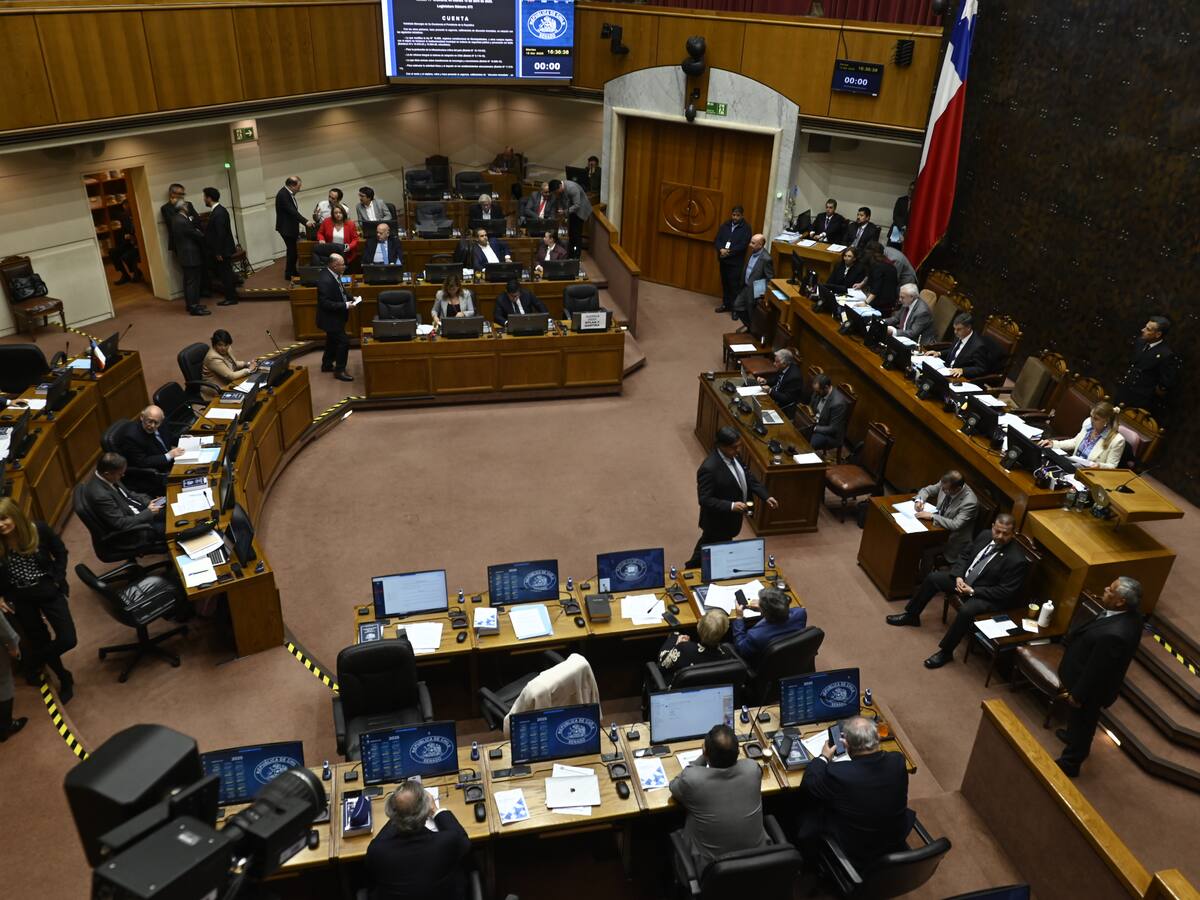 Senado aprueba reforma que busca reorganizar el sistema político en Chile y avanza a Cámara de Diputados