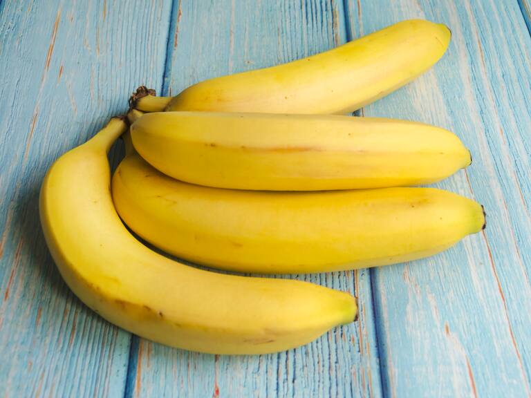 Este es el desconocido truco para que los plátanos duren más tiempo y no se pongan negros tan rápido
