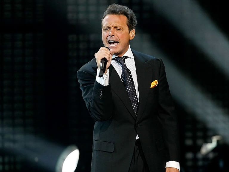 LAS VEGAS - SEPTEMBER 15:  Singer Luis Miguel performs during the first of four sold-out shows at The Colosseum at Caesars Palace September 15, 2010 in Las Vegas, Nevada. Miguel released a self-titled studio album on September 14.  (Photo by Ethan Miller/Getty Images)