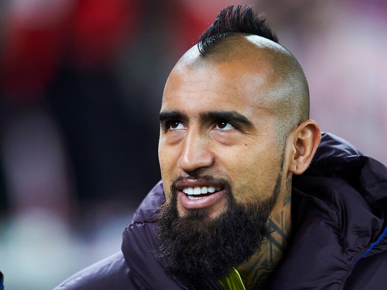 BILBAO, SPAIN - FEBRUARY 06: Arturo Vidal of FC Barcelona looks on during the Copa del Rey quarter final match between Athletic Bilbao and FC Barcelona at Estadio de San Mames on February 06, 2020 in Bilbao, Spain. (Photo by Juan Manuel Serrano Arce/Getty Images)