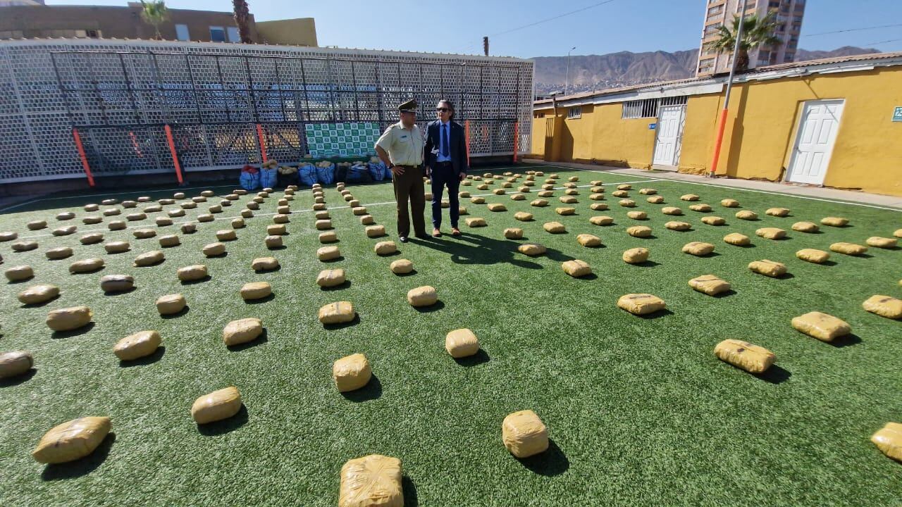 Gran decomiso de drogas: carabineros saca de circulación millonario contrabando en Antofagasta y Calama