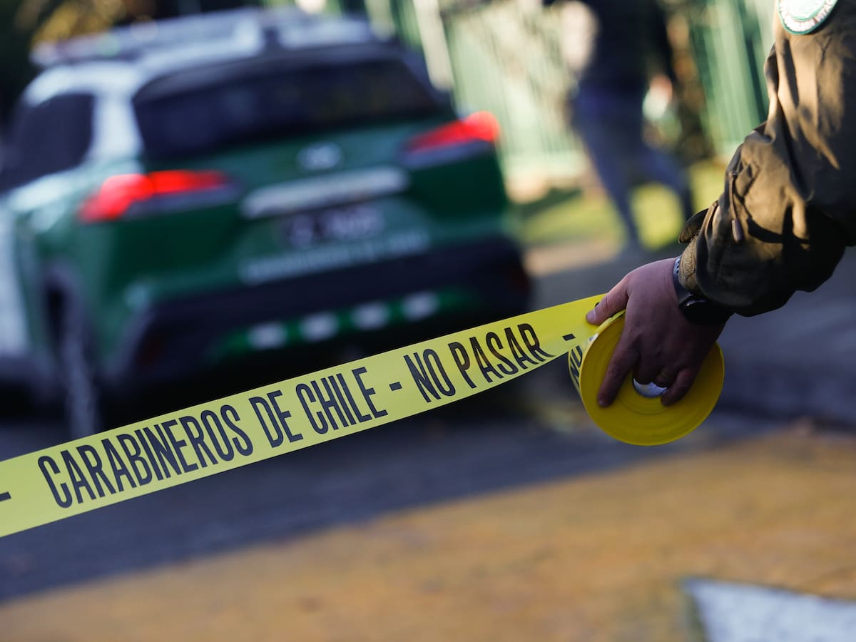 Adolescente queda en riesgo vital tras chocar auto en Cerrillos luego de extensa persecución policial