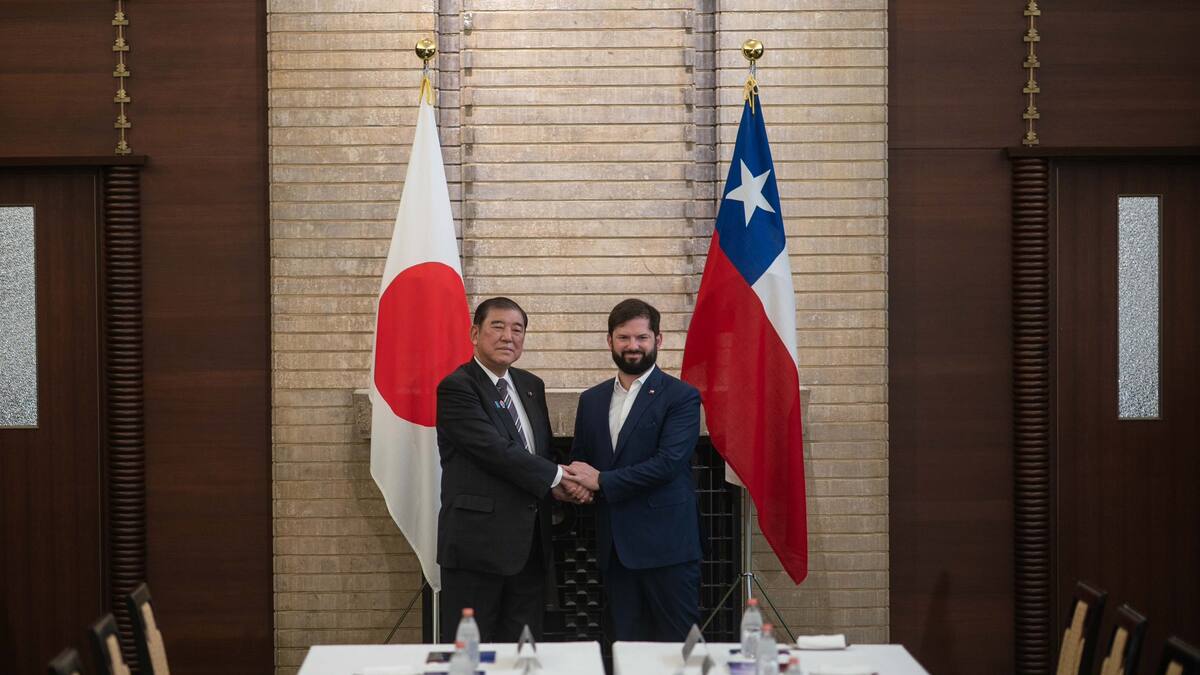 Presidente Boric se reúne con primer ministro japonés y refuerza lazos bilaterales en Tokio