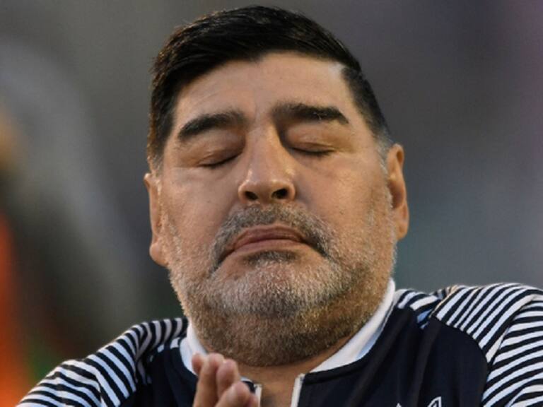 Diego Armando Maradona tendrá que ser operado en Argentina