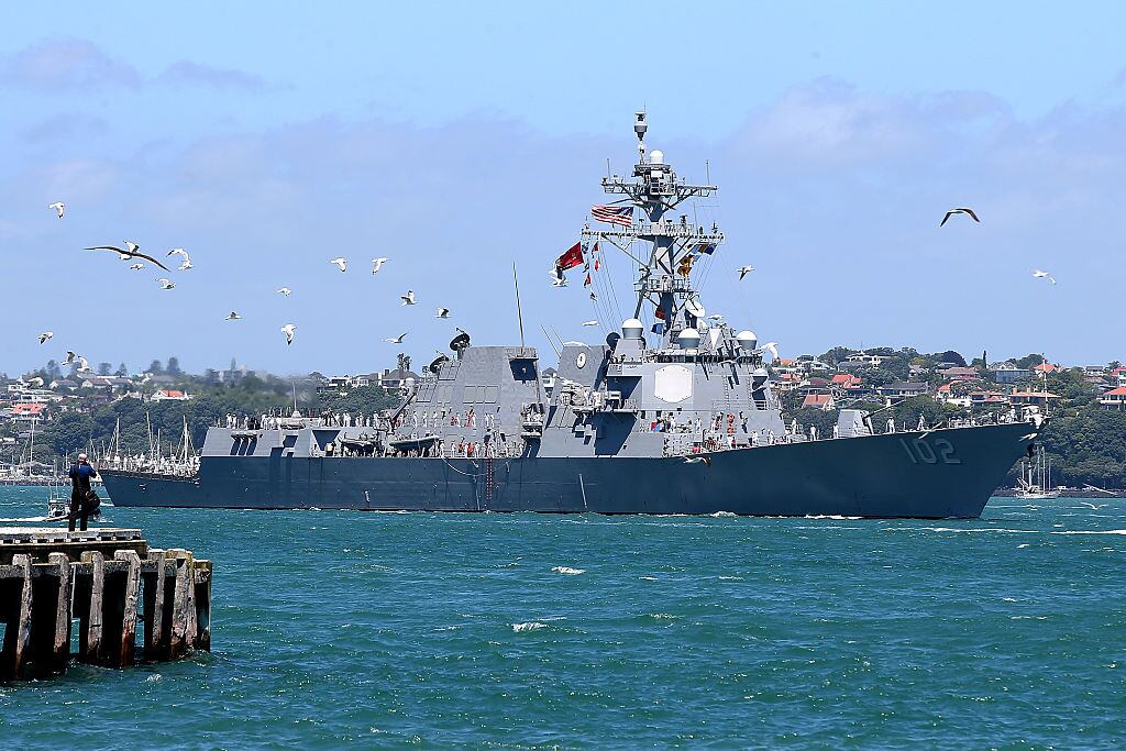 El barco de guerra USS Sampson en una visita a Nueva Zelanda
