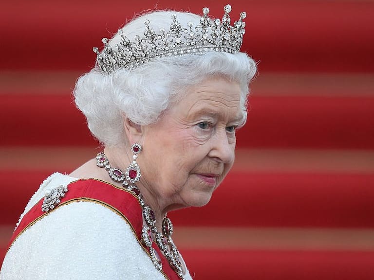 Reina Isabel II tenía cáncer al momento de morir: nueva biografía detalla los últimos años de la monarca